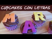 Cupcakes de chocolate con letras personalizadas :: Fondant cupcakes :: Recetas