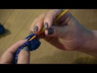 Diadema con botones y mitones tejido a crochet 2
